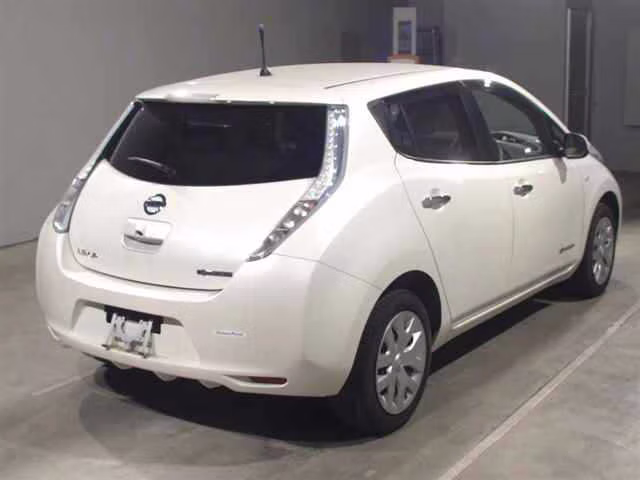 NISSAN LEAF