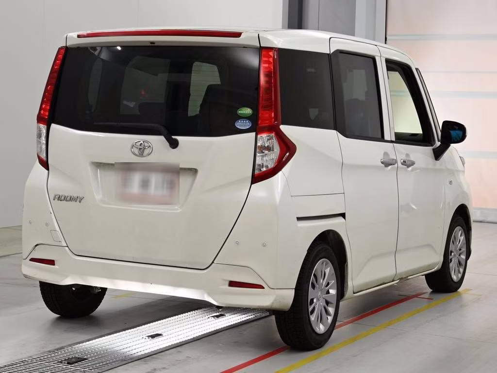 TOYOTA ROOMY