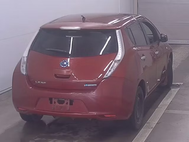 NISSAN LEAF