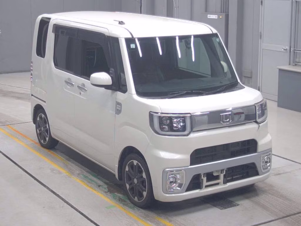 DAIHATSU WAKE