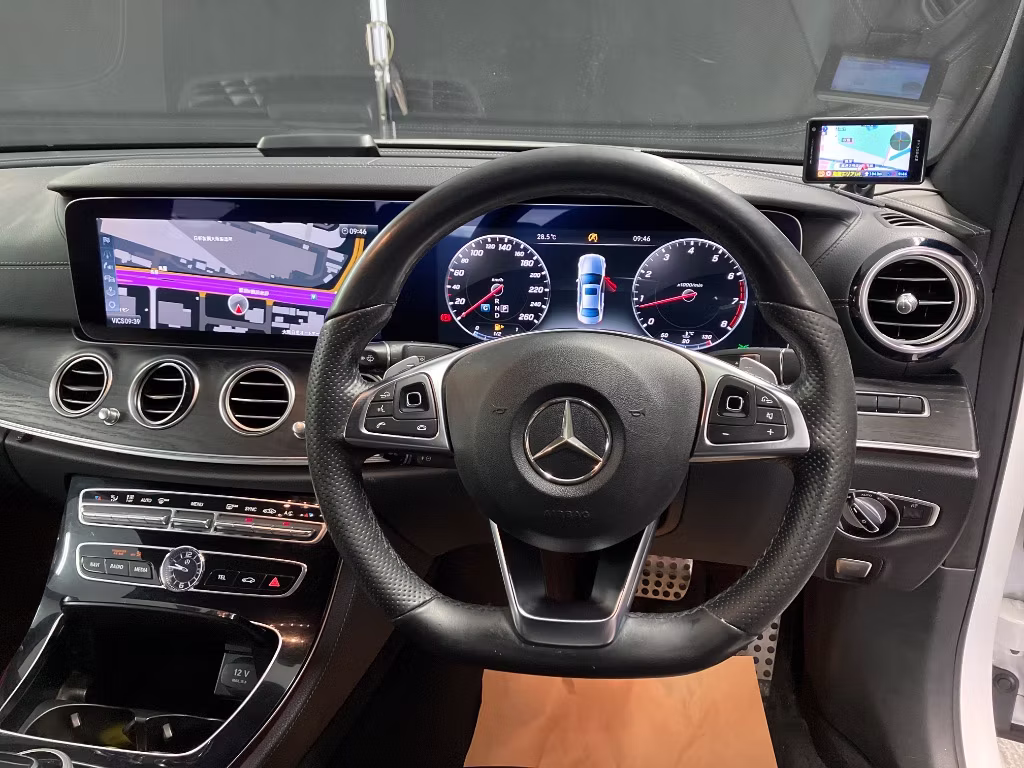 MERCEDES-BENZ E-CLASS