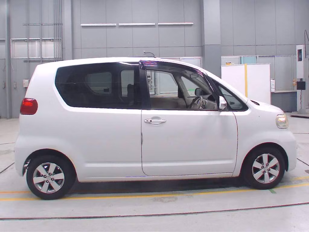 TOYOTA PORTE