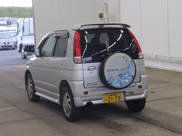 DAIHATSU TERIOS KID