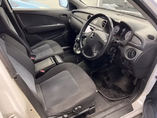 MITSUBISHI AIRTREK