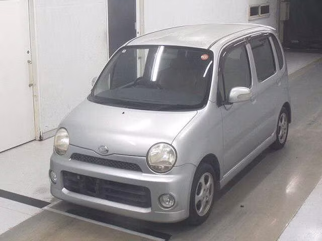 DAIHATSU MOVE LATTE