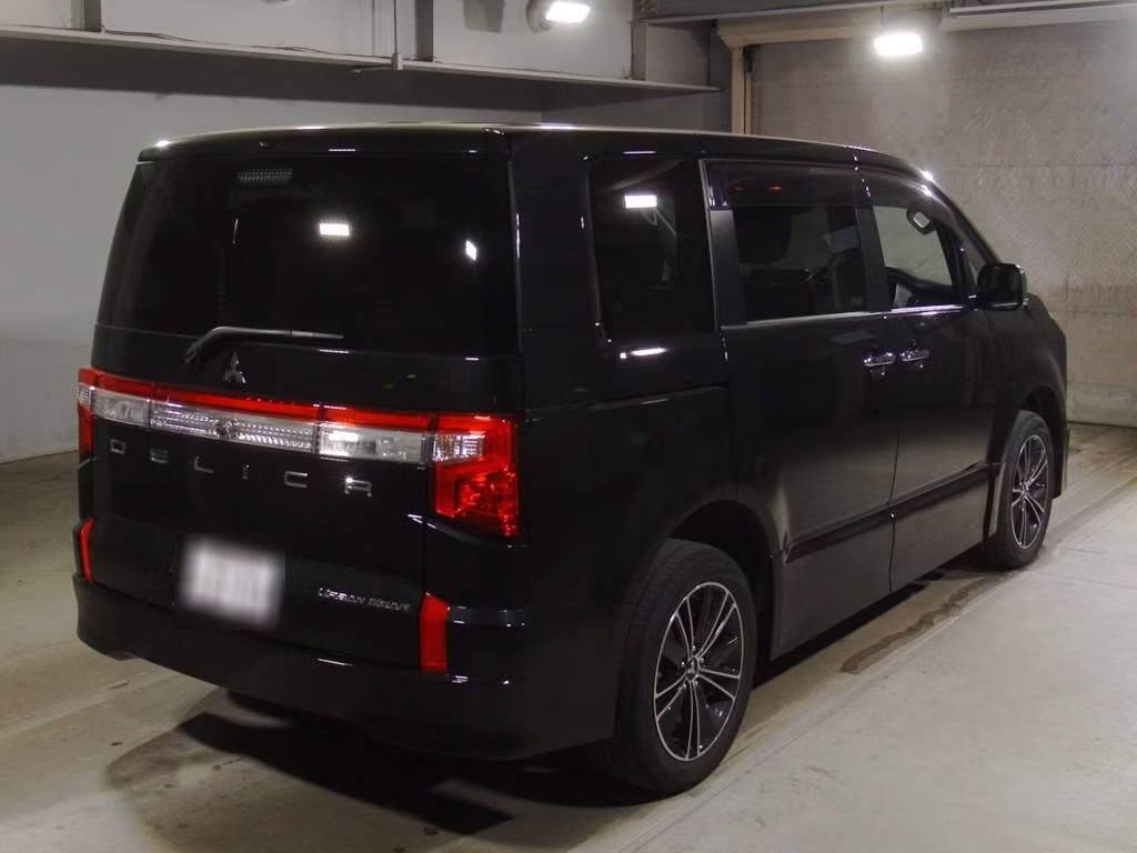 MITSUBISHI DELICA D:5