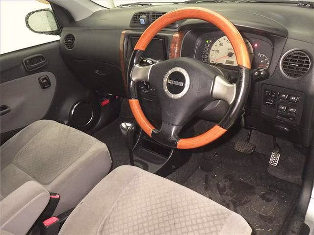 DAIHATSU MIRA AVY