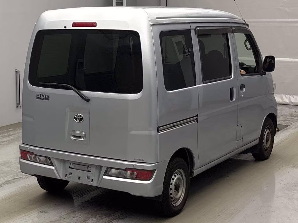 TOYOTA PIXIS VAN