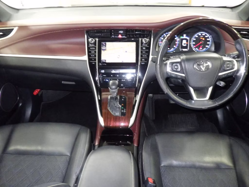 TOYOTA HARRIER