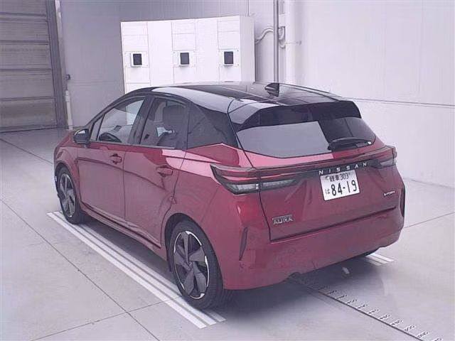 NISSAN AURA