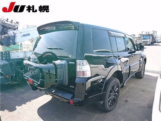 MITSUBISHI PAJERO