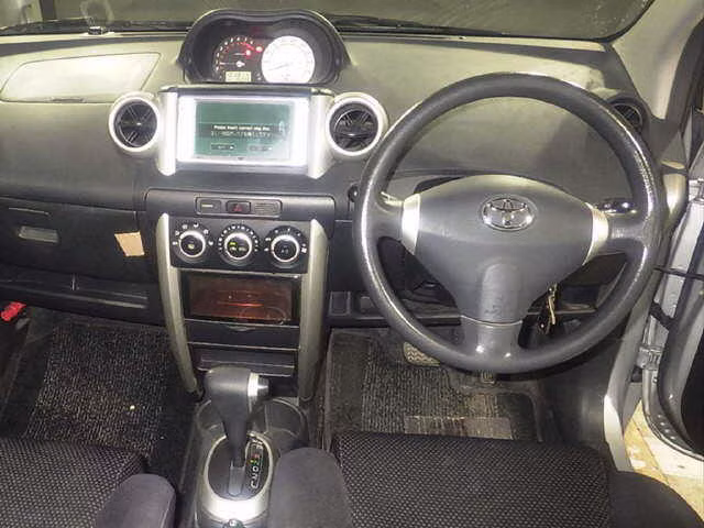 TOYOTA IST