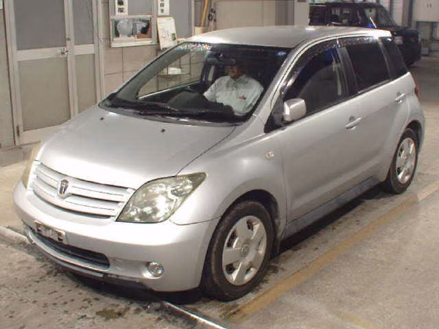 TOYOTA IST