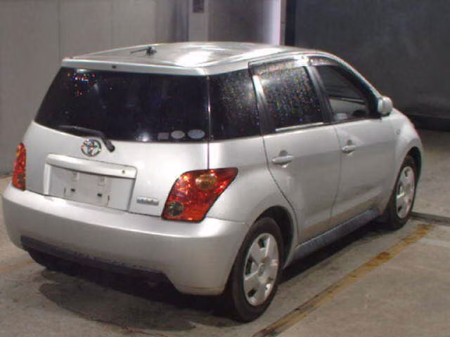 TOYOTA IST