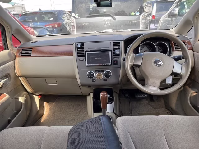 NISSAN TIIDA LATIO