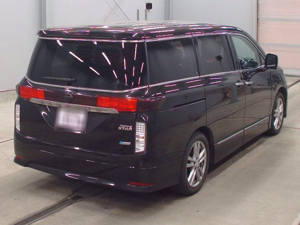 NISSAN ELGRAND