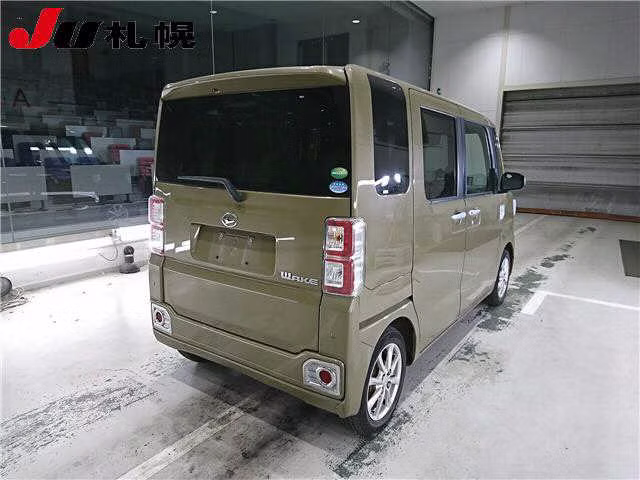 DAIHATSU WAKE