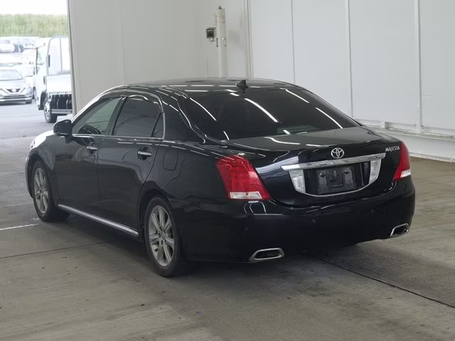 TOYOTA CROWN MAJESTA