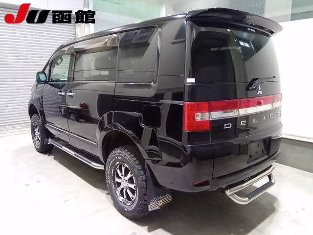 MITSUBISHI DELICA D:5