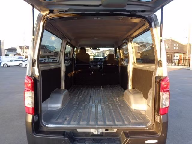 NISSAN CARAVAN