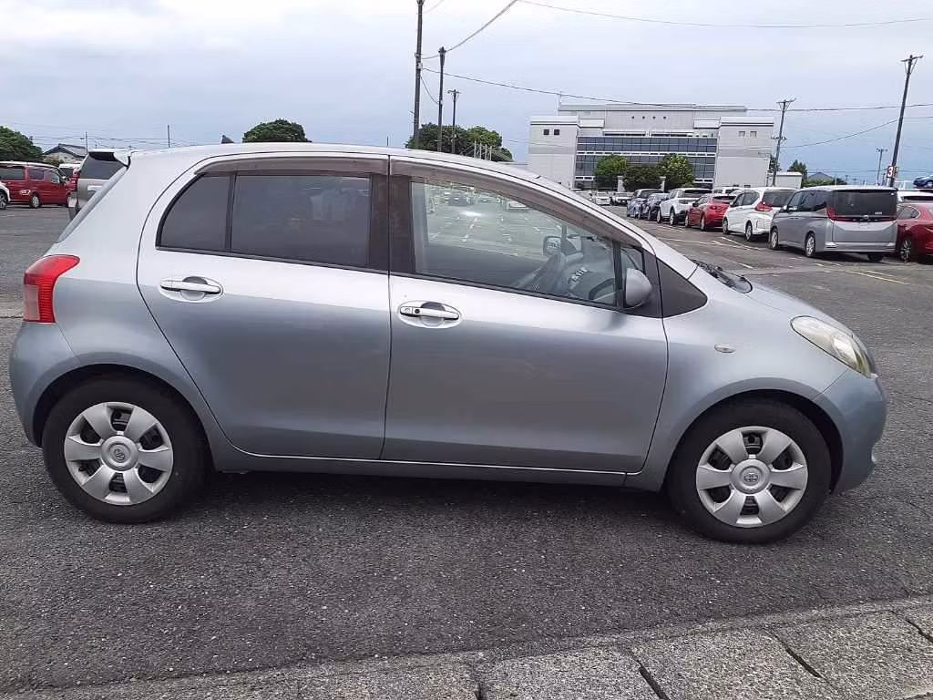 TOYOTA VITZ