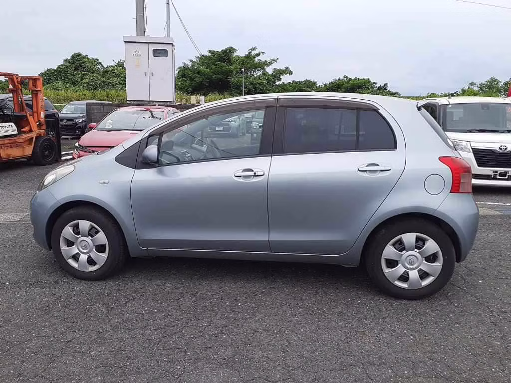 TOYOTA VITZ