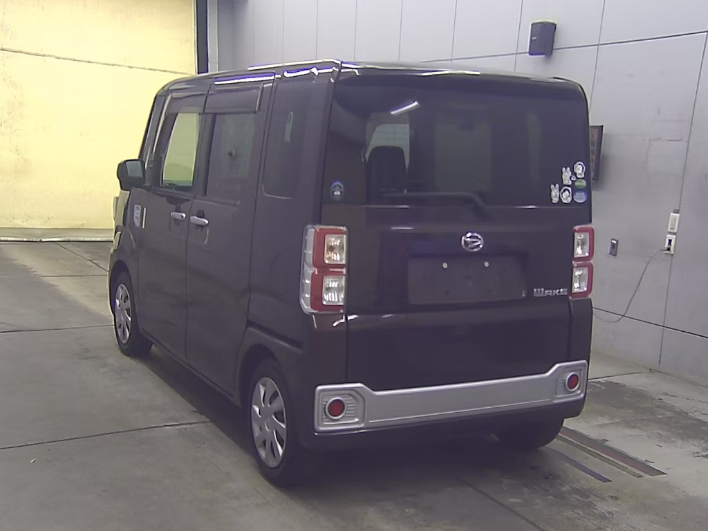 DAIHATSU WAKE