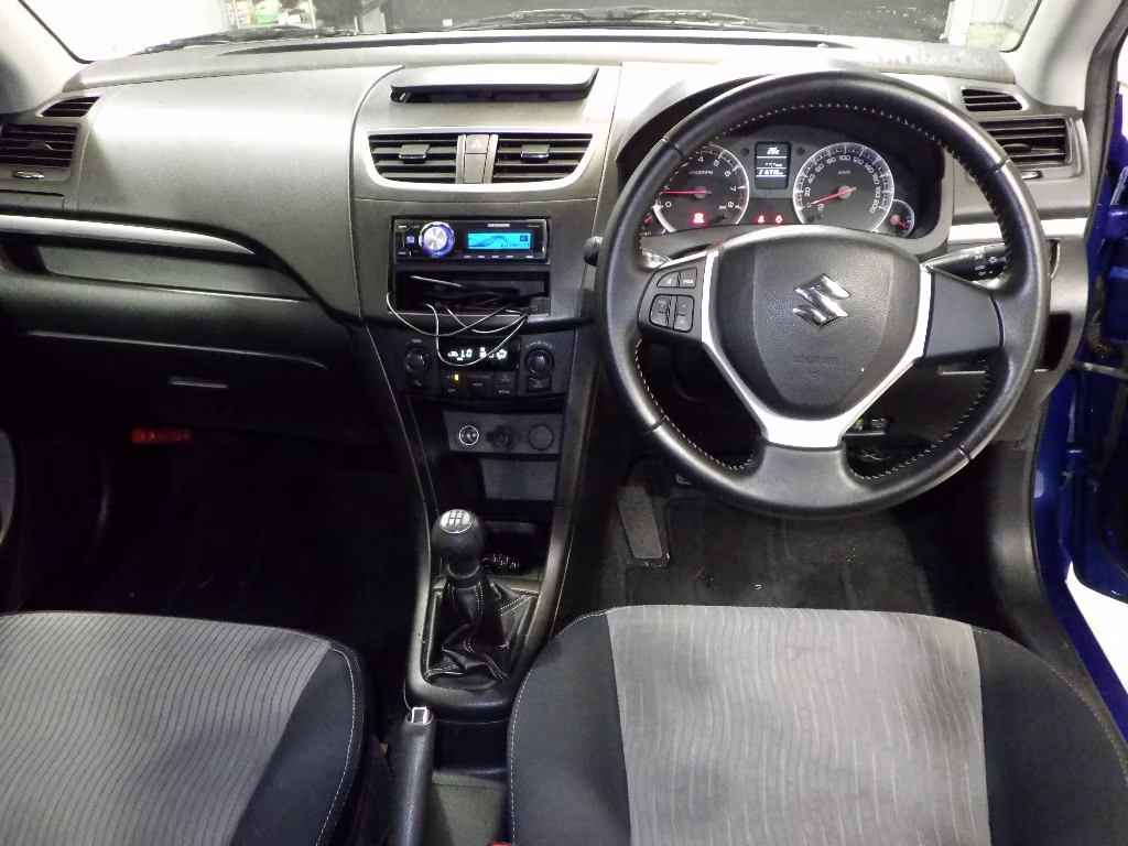 SUZUKI SWIFT