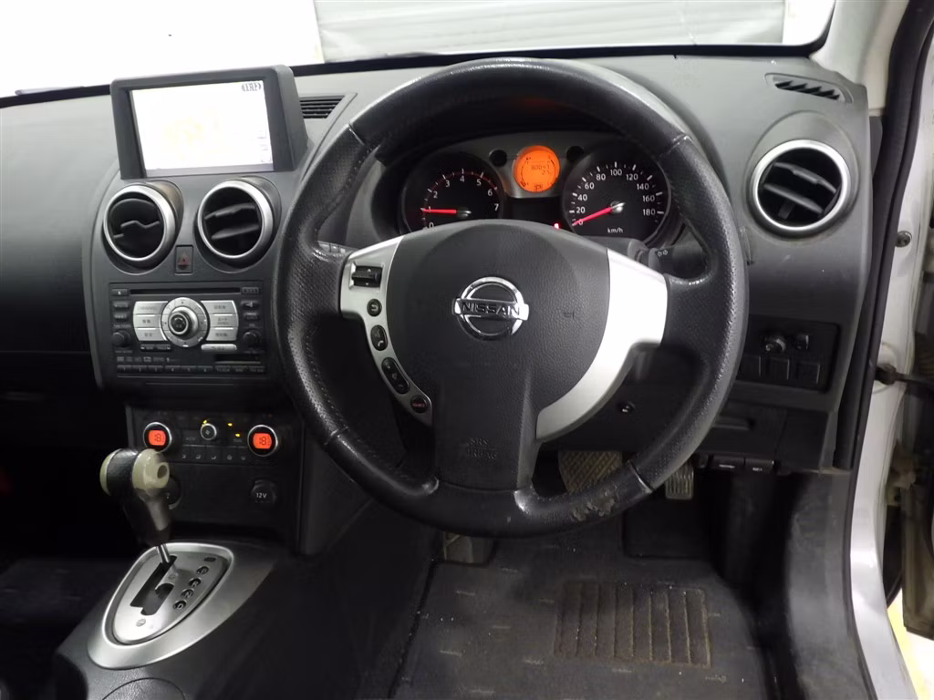 NISSAN DUALIS