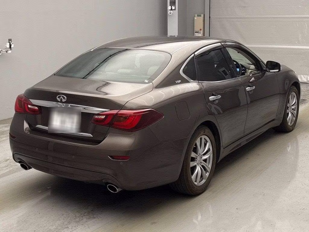 NISSAN FUGA