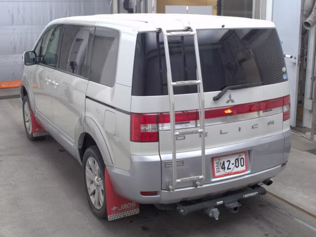MITSUBISHI DELICA D:5