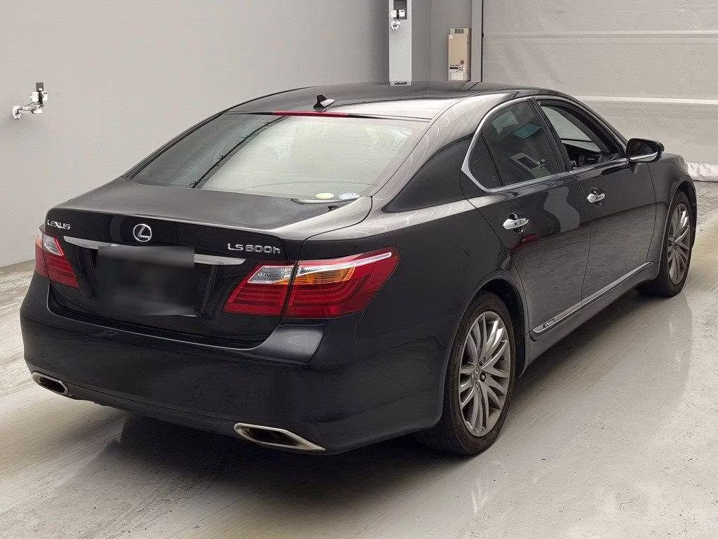 LEXUS LS600H