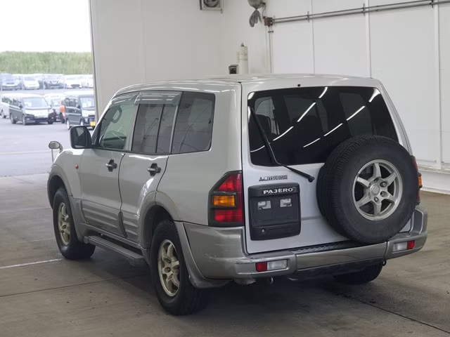 MITSUBISHI PAJERO