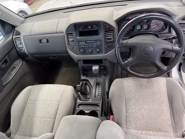 MITSUBISHI PAJERO
