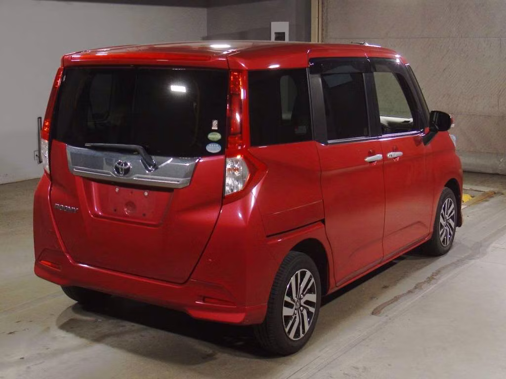 TOYOTA ROOMY