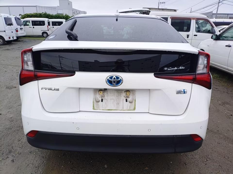 TOYOTA PRIUS
