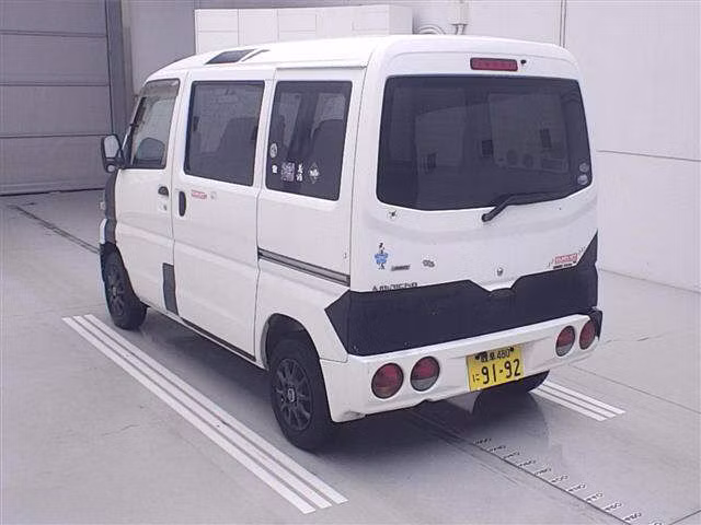 MITSUBISHI MINICAB