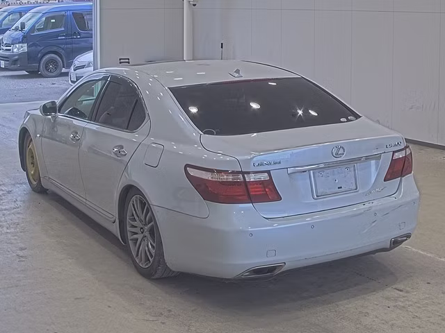 LEXUS LS460
