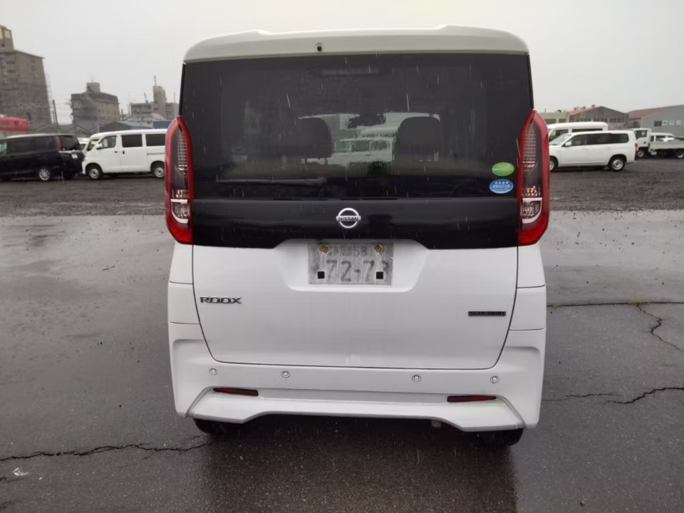 NISSAN ROOX