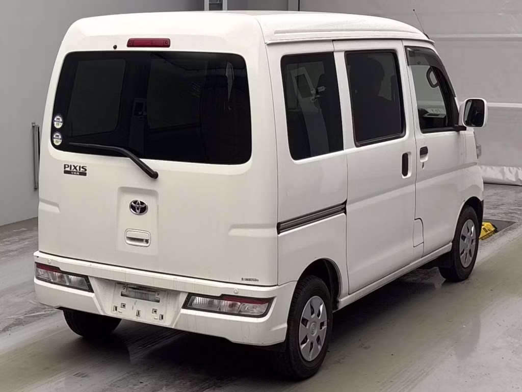 TOYOTA PIXIS VAN