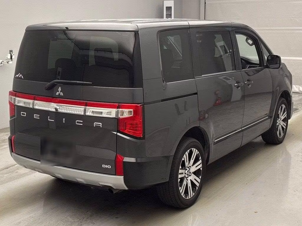 MITSUBISHI DELICA D:5
