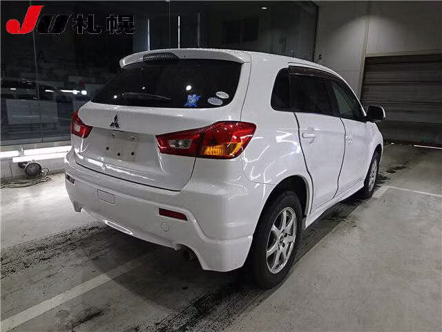 MITSUBISHI RVR