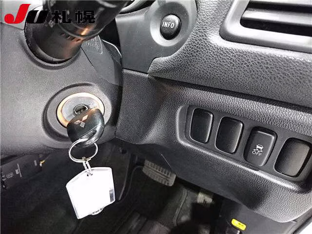 MITSUBISHI RVR