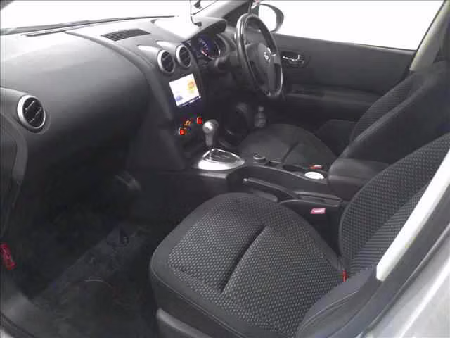 NISSAN DUALIS