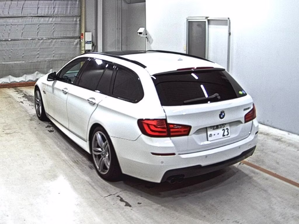 BMW 5-SERIES