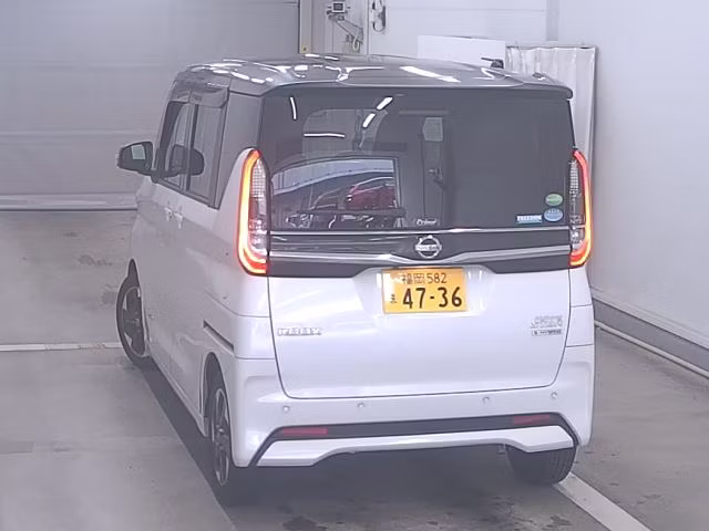NISSAN ROOX