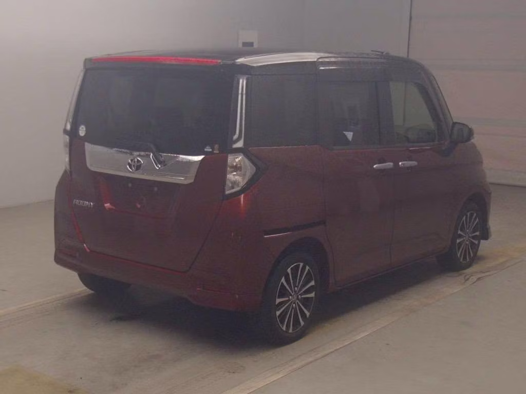 TOYOTA ROOMY