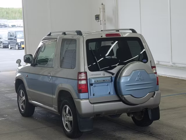 MITSUBISHI PAJERO MINI