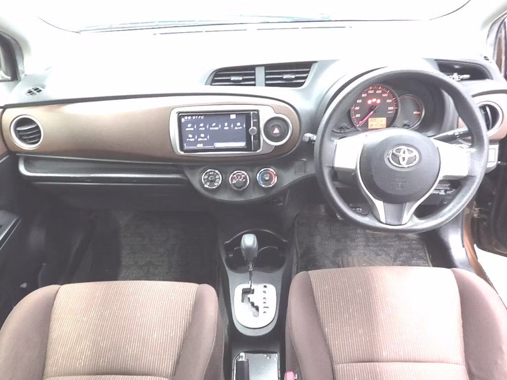 TOYOTA VITZ