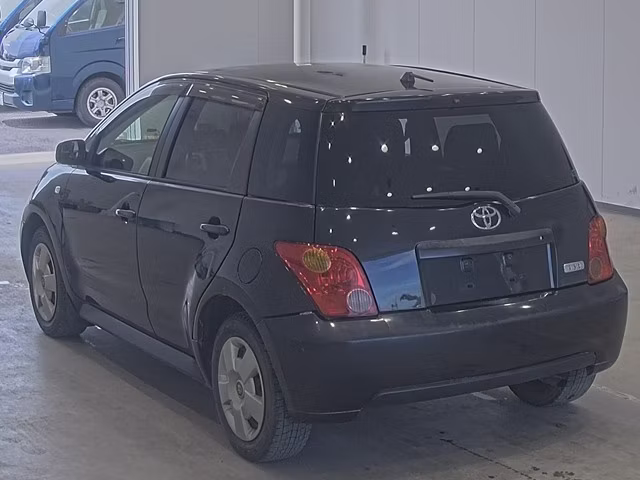TOYOTA IST